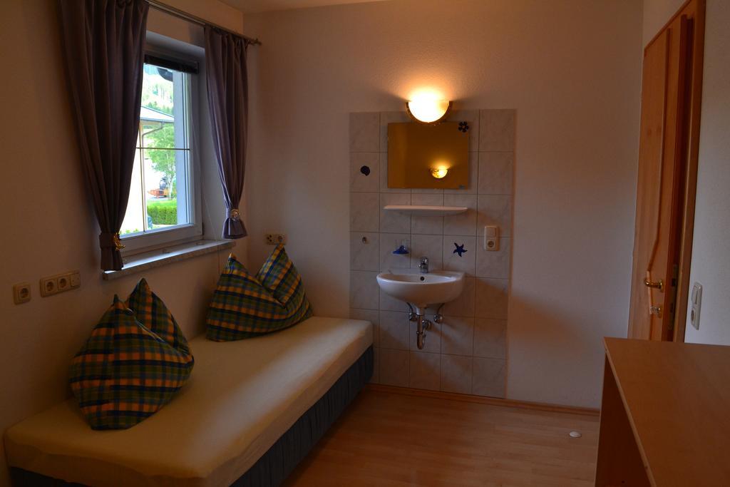 Villa Rupert Und Jasmin Hauser Sankt Ulrich am Pillersee Værelse billede